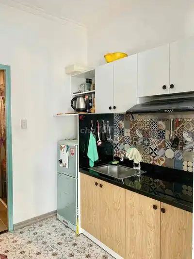 Комната с отдельной кухней, балконом и стиральной машиной