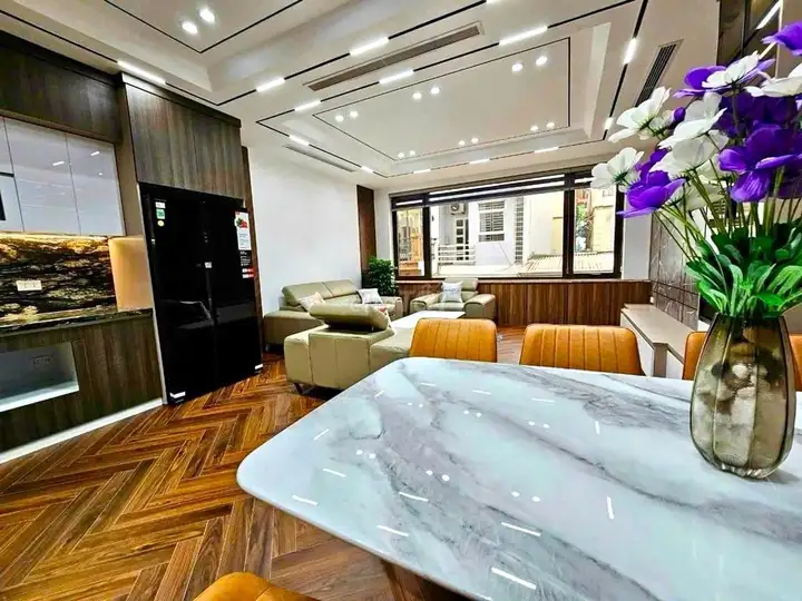 Bán nhà 6 tầng thang máy Nguyễn Văn Cừ, Bồ Đề, full nội thất