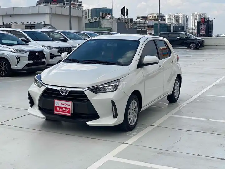 Toyota Wigo 1.2 D-CVT 2023 белый автомат