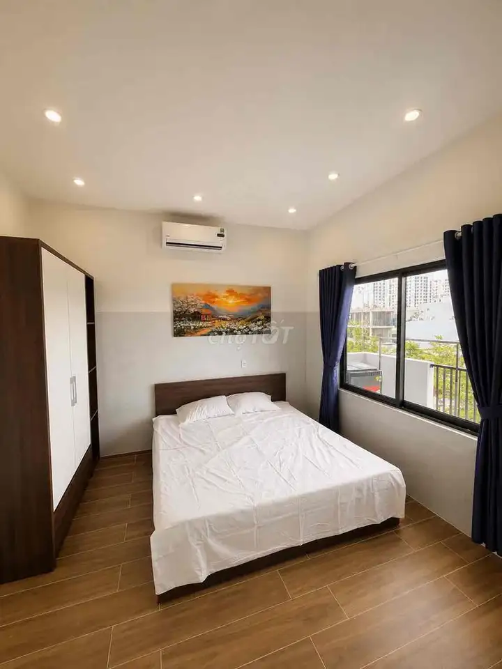 1-комнатная квартира, 50м2, широкий балкон, с мебелью и техникой