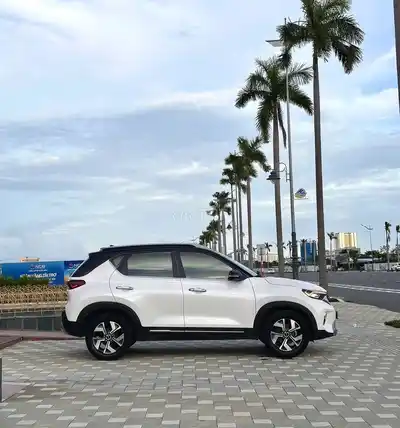Kia Sonet 1.5AT Luxury - 2023