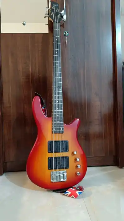 Custom British-like Bass Guitar
