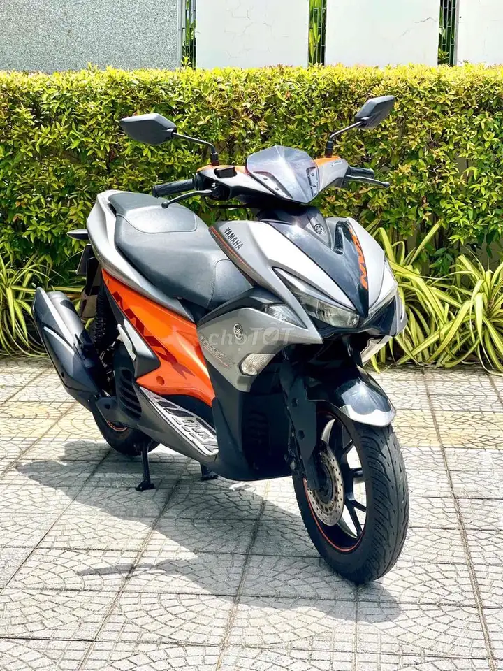 Yamaha NVX 125 ABS 2019 Серебристо-оранжевая юбилейная версия