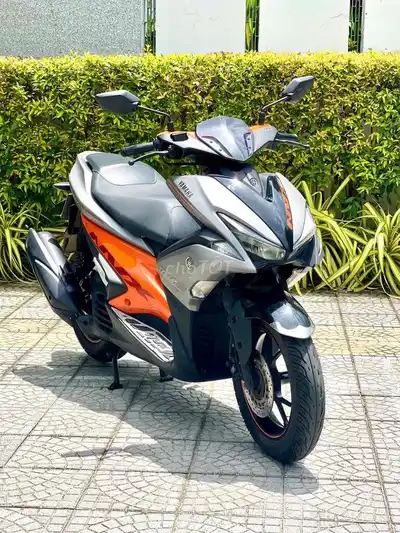 Yamaha NVX 125 ABS 2019 Серебристо-оранжевая юбилейная версия