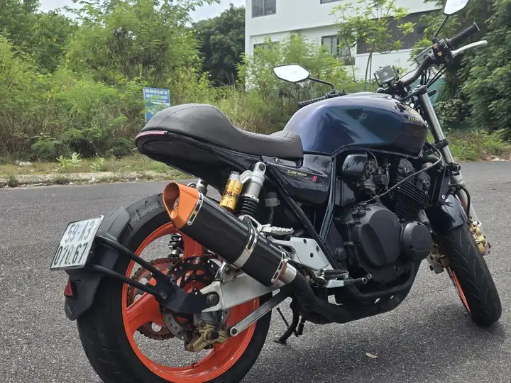 Honda CB400 Custom