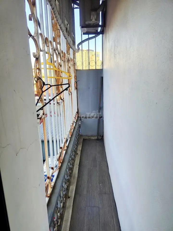Студия 28м², полностью меблирована, балкон, Дой Кан, Бадинь
