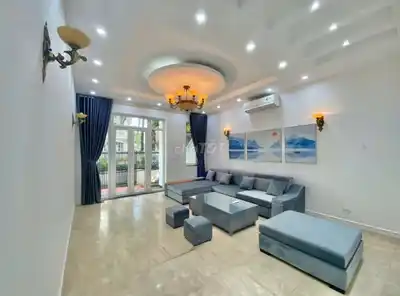 Аренда виллы в Сипутра, 180 кв.м, 3 этажа, 5 спален