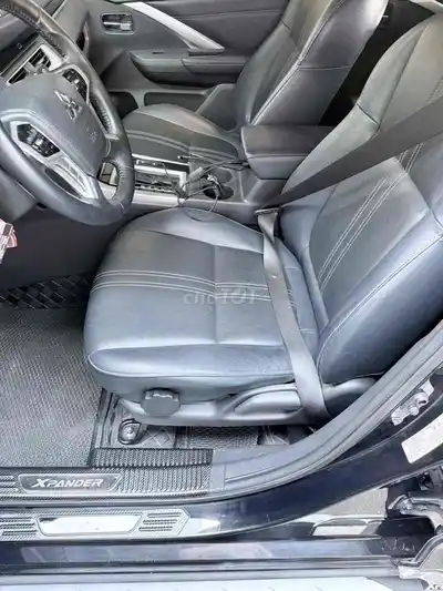 Mitsubishi Xpander Cross 2023 чёрный 46000 км