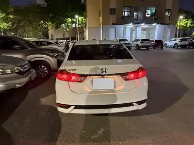 Honda City CVT 2019 Белый Автомат 86000 км