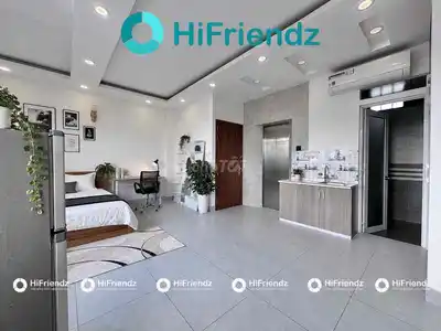 Суперпросторная студия на весь этаж