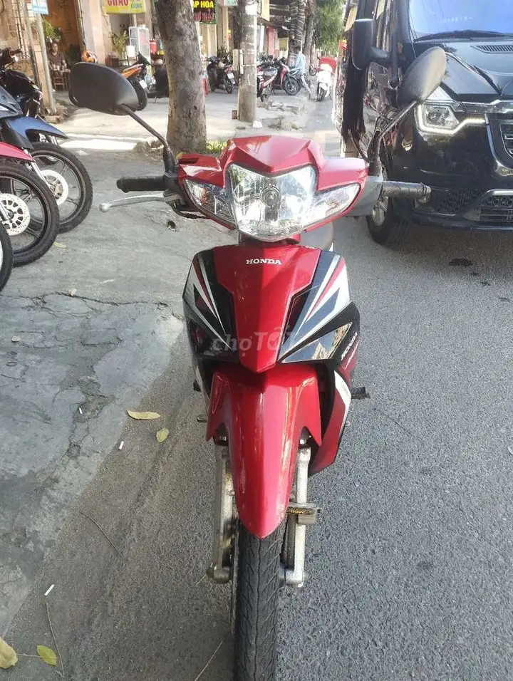 Honda Blade 110 2014, красный, пробег 16 000 км