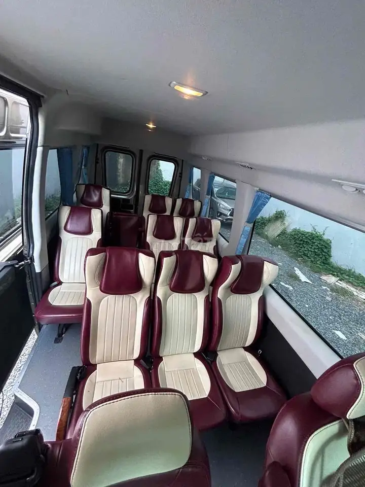Продажа 2 автобусов Iveco Daily, 16 мест, золотистый песок