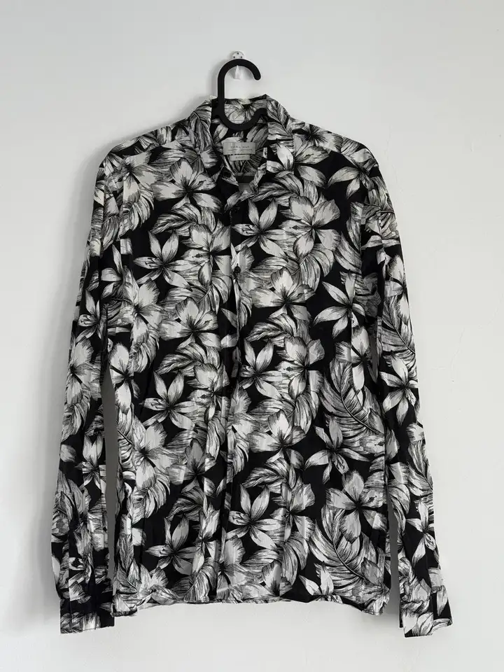Шорты джинсовые De Facto, рубашки Zara, футболка CR7