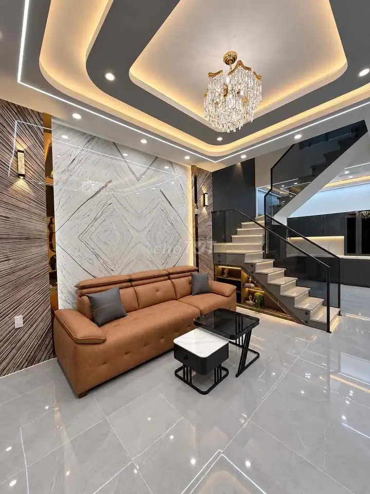 Дом Pearl House у здания PH – с мебелью и документами