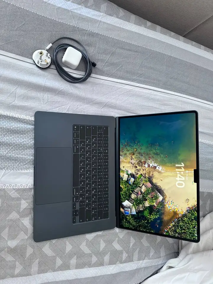 Apple MacBook Air 15" M5 16/512 ГБ