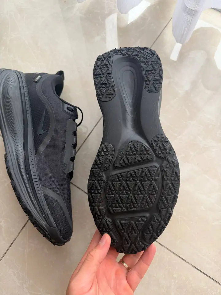 Кроссовки Nike Vomero 18 GORE-TEX