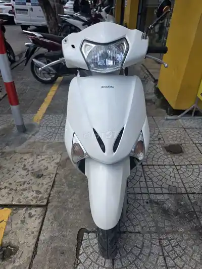 Honda Lead Fi 2010 белый