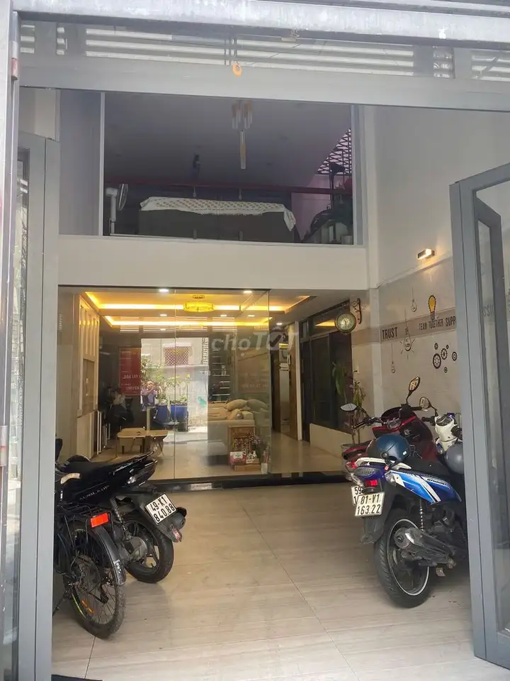 CHDV 1 trục HXH sát Quang Trung P10, DT 77m2, 3 lầu, 25tr/th, 12.5tỷTL
