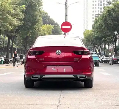 Mazda 3 Luxury 1.5 AT 2024 года, почти новый