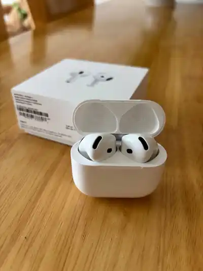 AirPods 4