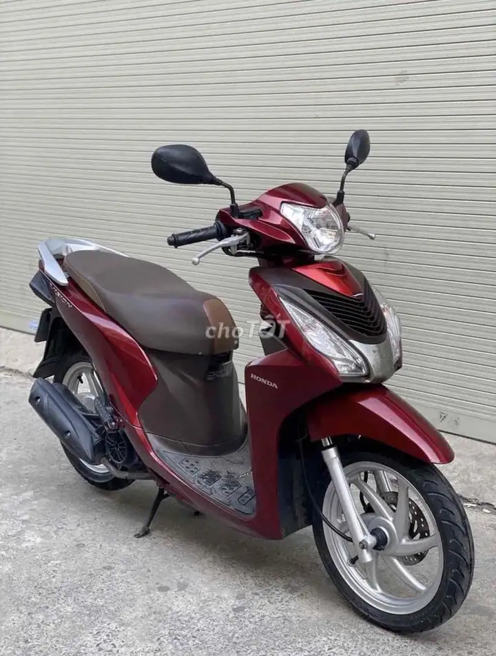 Honda Vision 2019 красного цвета
