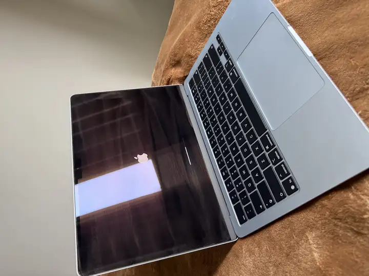 MacBook Air 13 M5 16/512 Sky Blue