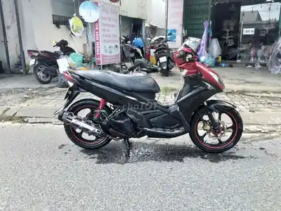 Yamaha Nouvo LX красно-чёрный скутер