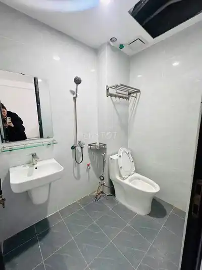 Студия на улице Де Ла Тхань, район Донг Да, лифт