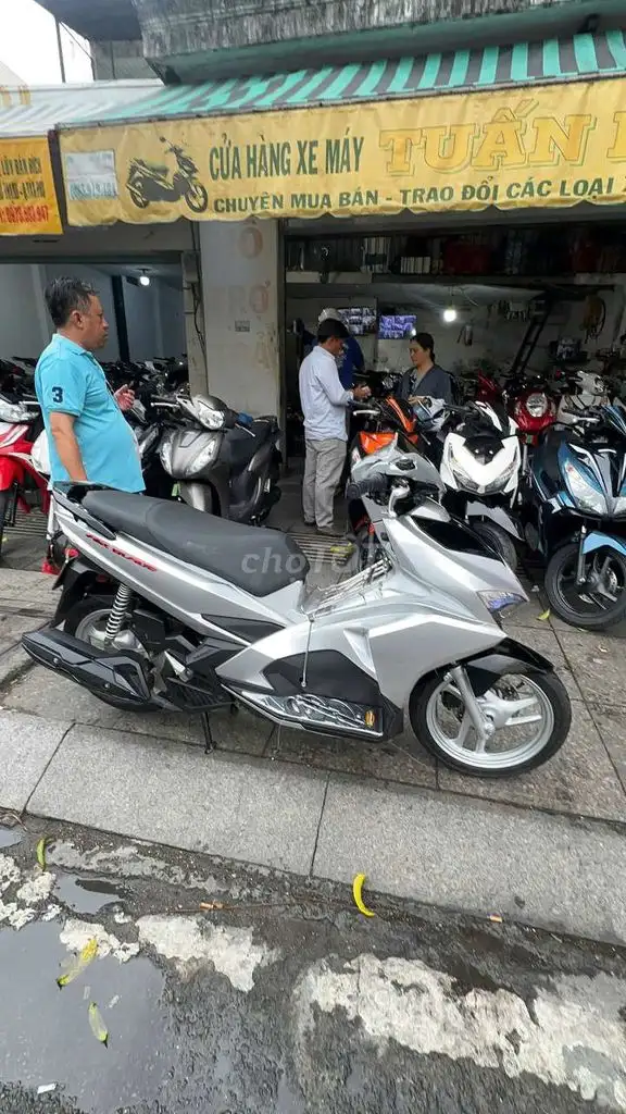 Honda Air Blade 2017 серебристый б/у