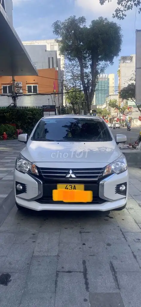 Mitsubishi Attrage механическая коробка 100.000 км белый