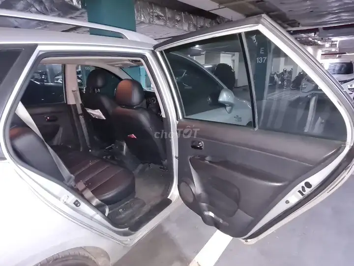 Kia Carens 2.0 MT 2016 механика серебристый