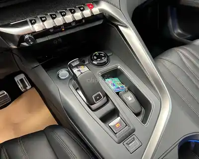Peugeot 3008 Premium 2024 Синий 13 000 км