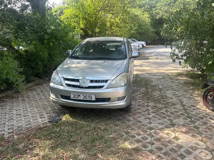 Toyota Innova G 2008 Серебристый 7 мест