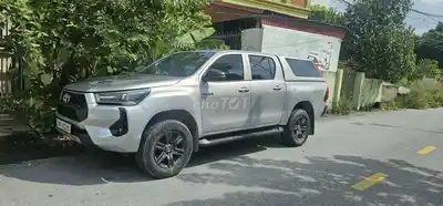 Toyota Hilux 2024 Серебристый 80000 км