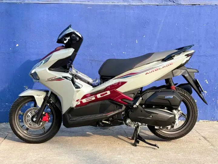 Honda AB 160 2025 серый матовый спортивный odo 1 тыс. км один хозяин