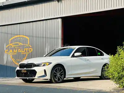 BMW 320i СПОРТЛАЙН LCI 2024 белый 15 000 км