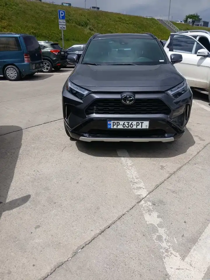 2024 Toyota RAV4 SE hybrid 4x4