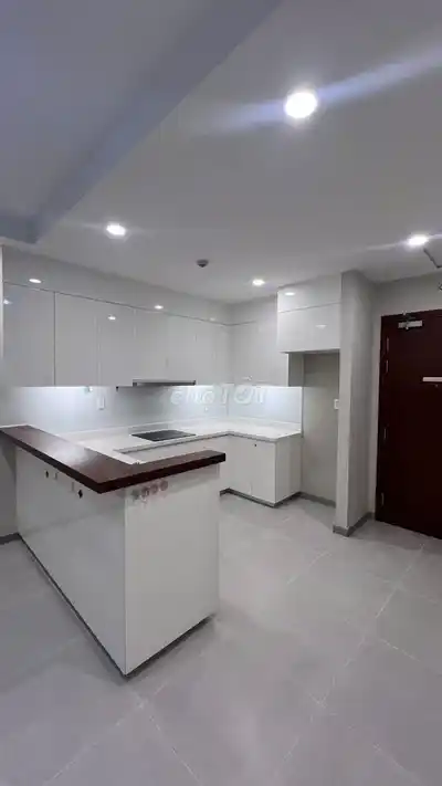 Апартаменты в Gold View, 2 спальни, 2 санузла, 92 кв.м, базовая мебель