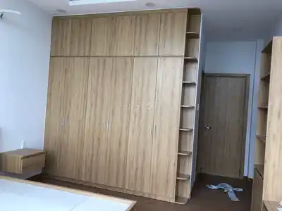 Сдам элитную комнату с мебелью и балконом для девушки
