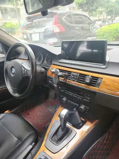 BMW 320i песочный 130 тыс. км