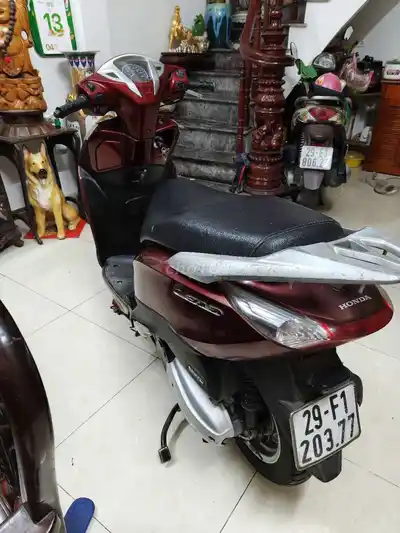 Honda Lead 125cc красная