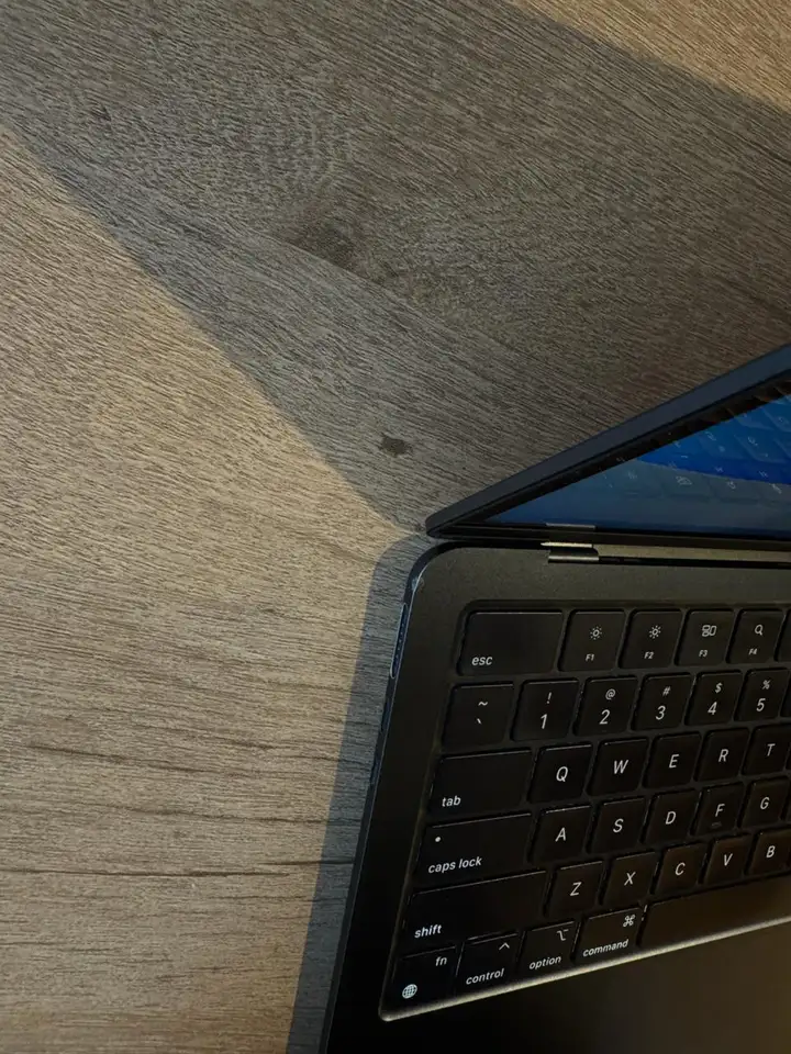 MacBook Air M2 13,6" (2022), Space Gray