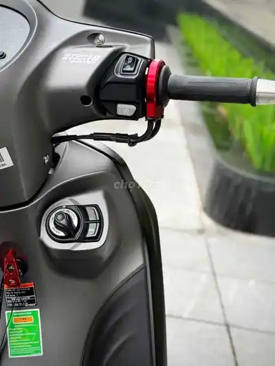 Yamaha Janus Limited 2025 Черный матовый 29BH