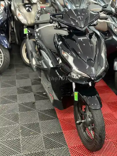 Honda Air Blade 125 2025 Full Black последний выпуск снятой модели