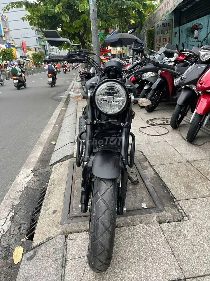 Yamaha XSR 155 черно-красный б/у