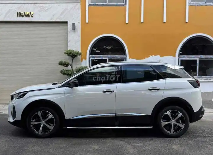 Peugeot 3008 AT 2022 Белый 60 тыс. км