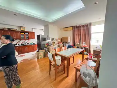 3-комнатная квартира, центр Бадинь, 125м²