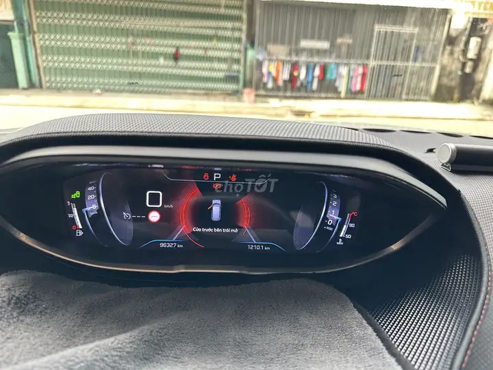 Peugeot 5008 2020 белый 96327 км