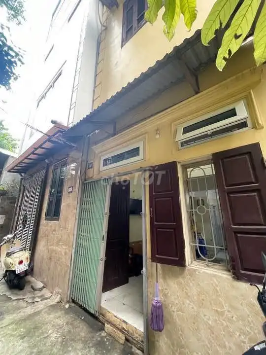 Nhà dân xây chắc chắn Nguyễn Văn Cừ - Long Biên - Hơn 4 tỷ