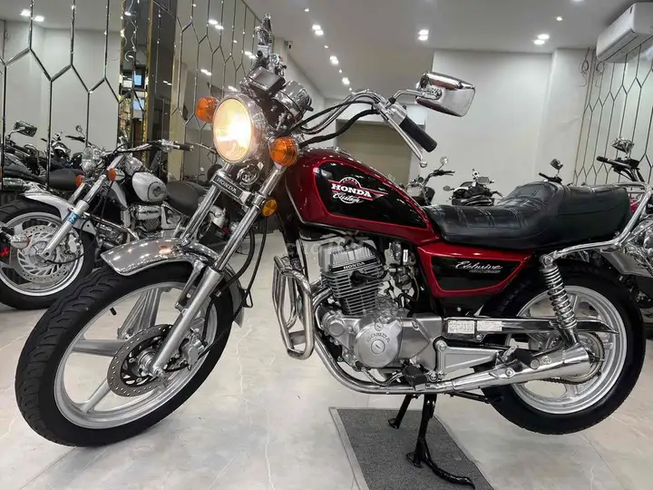 Honda Custom 125 классика красно-черная, Япония